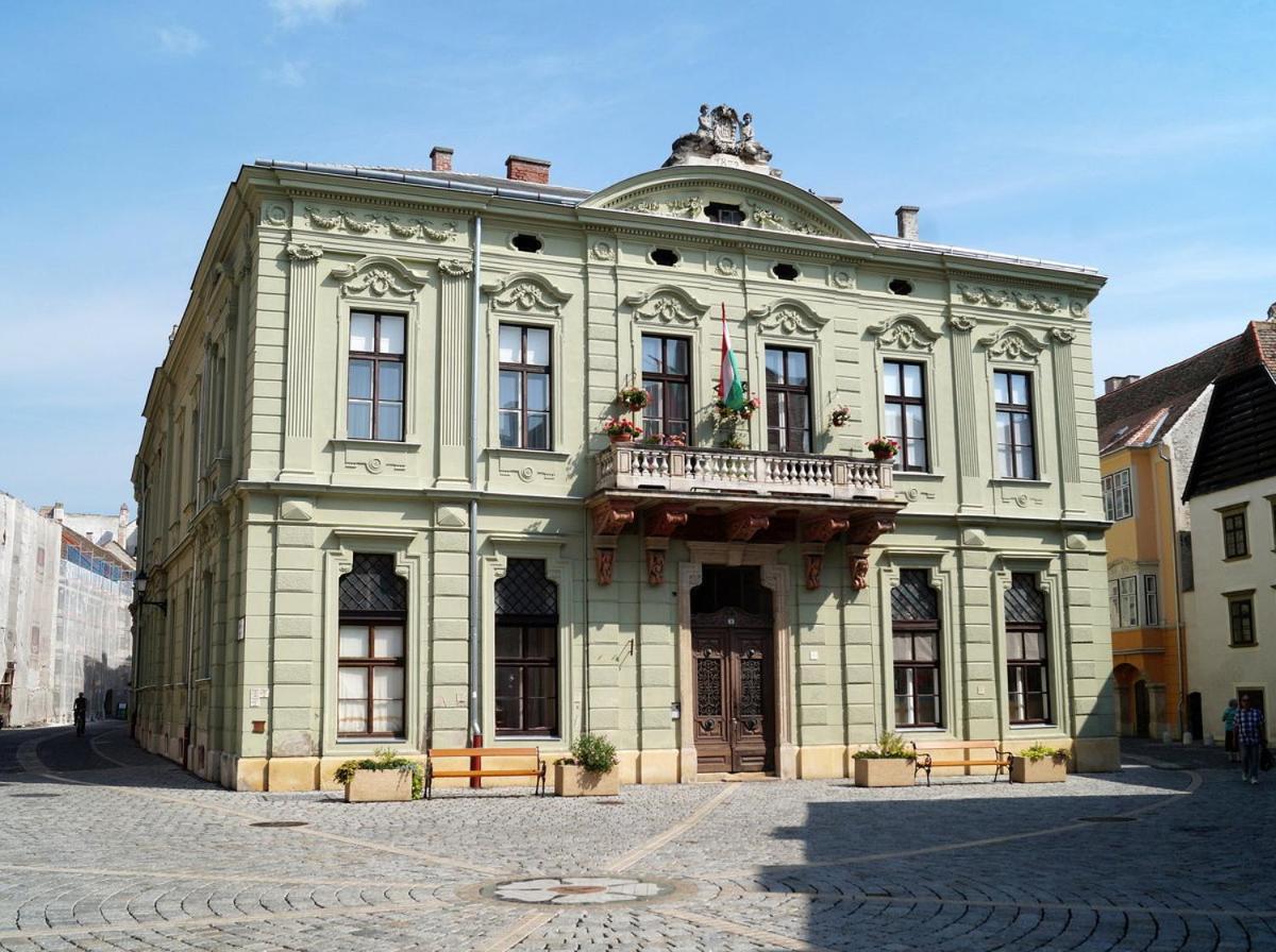 Belvarosi Erdesz-Lak Sopron Exterior photo
